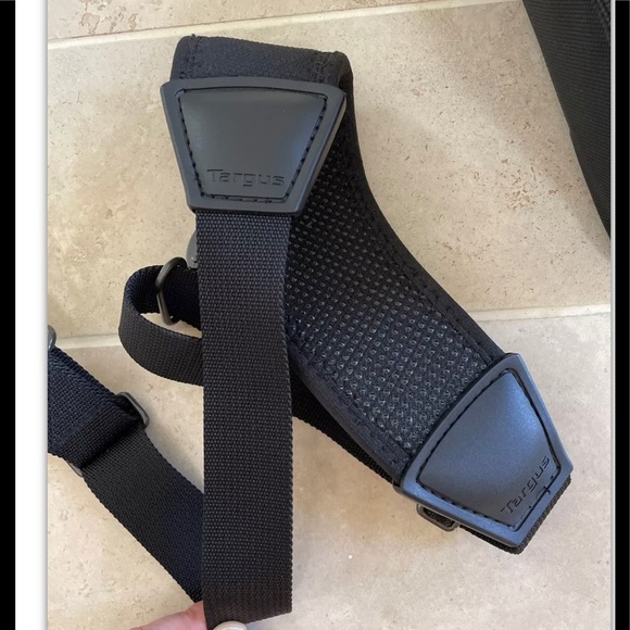 Targus Corporate Traveler Laptop Briefcase Slim  TSA CUCT02UA14S Fits 14” Laptop - Picture 3 of 10